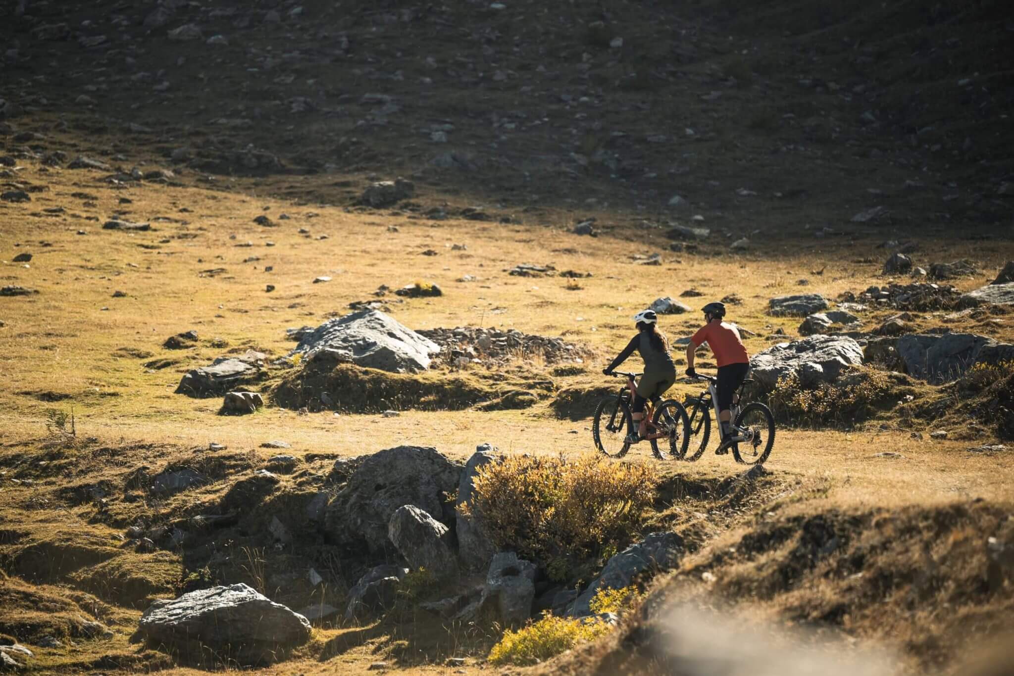 Gorska kolesa Scott Genius v naravi.