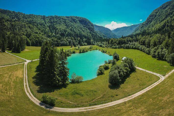 Jezero Kreda v dolini Radovne.