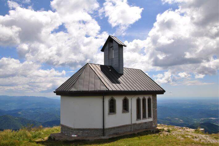 Cerkev na Marajurju.