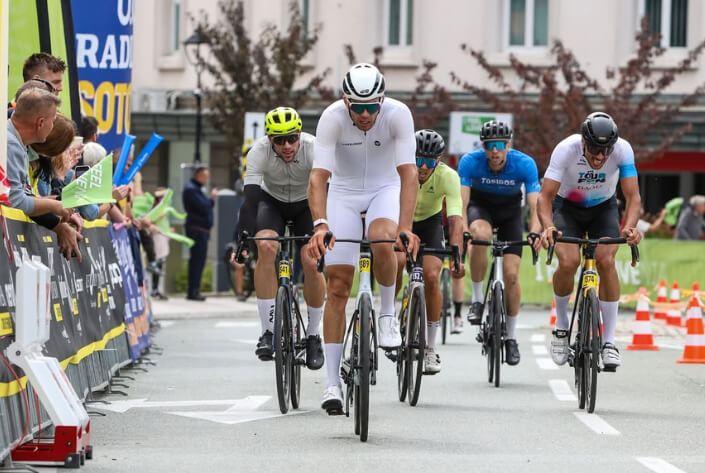 Tekmovanje na kolesarskem maratonu.